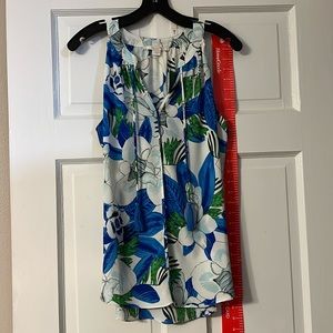 Bold, beautiful print dressy tank top. NWT